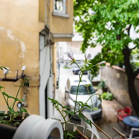 Lägenhet Cozy In Center Varna